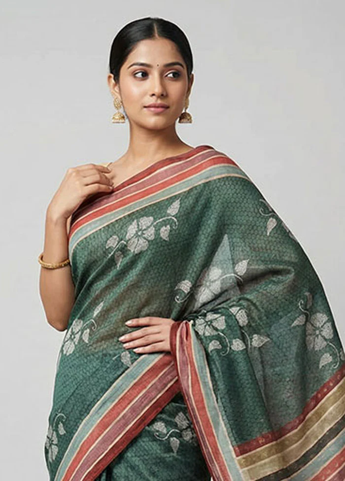 Green Dupion Silk Saree With Blouse Piece - Image 2
