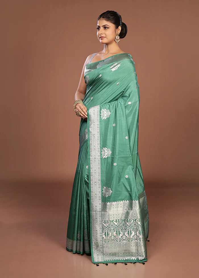 Green Dupion Silk Saree With Blouse Piece - Image 4