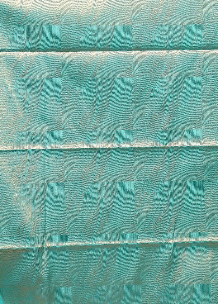 Green Dupion Silk Saree With Blouse Piece - Image 5