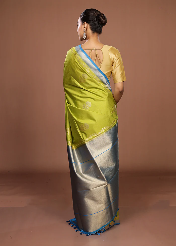 Green Dupion Silk Saree With Blouse Piece - Image 3