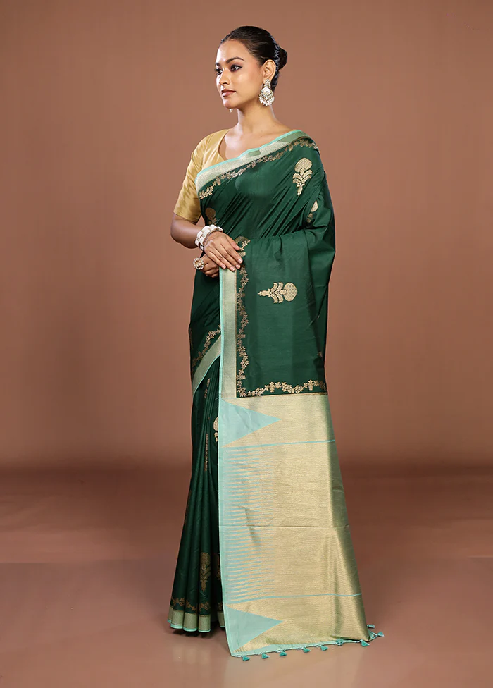 Green Dupion Silk Saree With Blouse Piece - Image 4