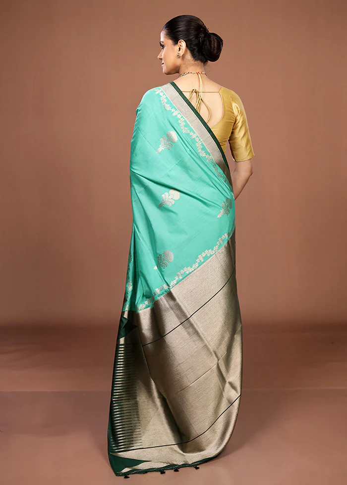 Green Dupion Silk Saree With Blouse Piece - Image 3