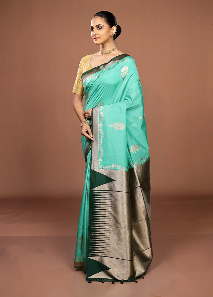 Green Dupion Silk Saree With Blouse Piece - Image 4