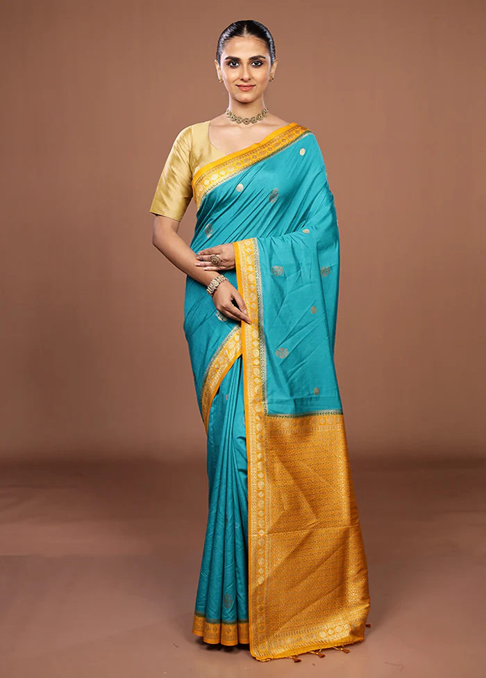 Green Dupion Silk Saree With Blouse Piece - Image 2