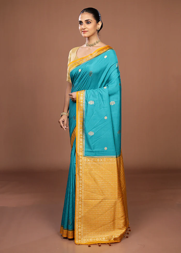 Green Dupion Silk Saree With Blouse Piece - Image 4