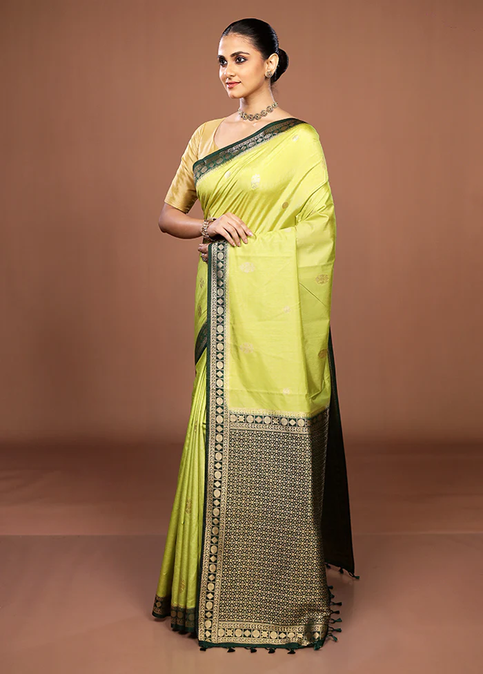 Green Dupion Silk Saree With Blouse Piece - Image 4
