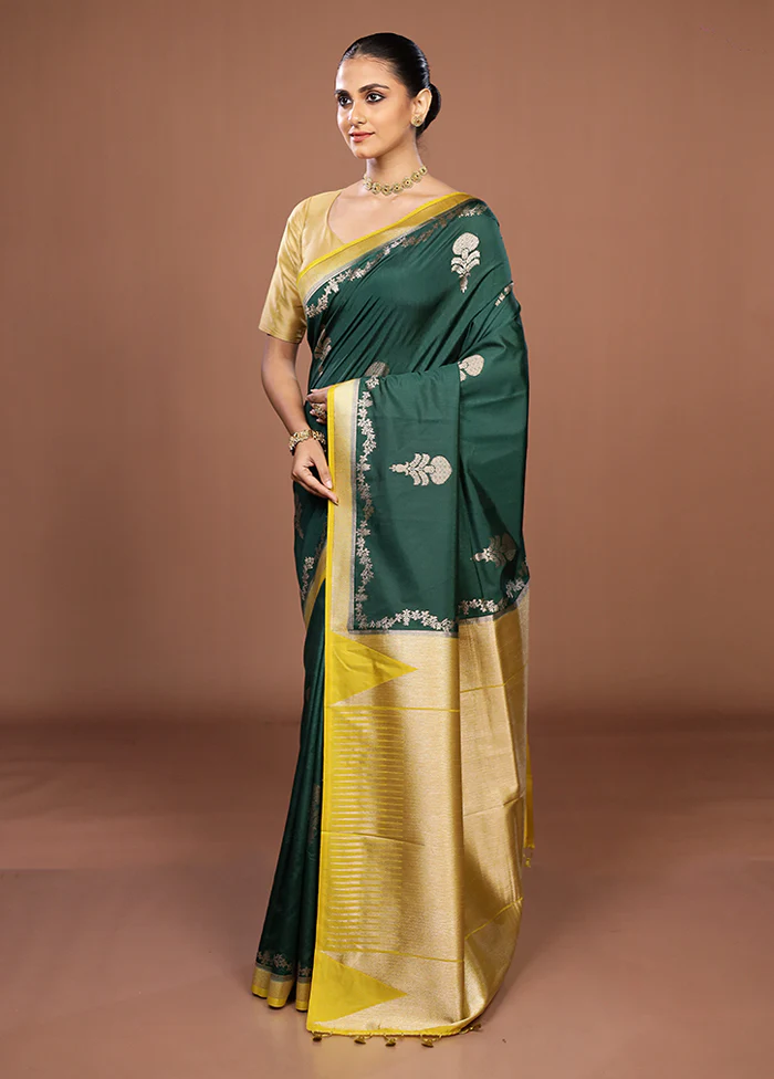 Green Dupion Silk Saree With Blouse Piece - Image 4