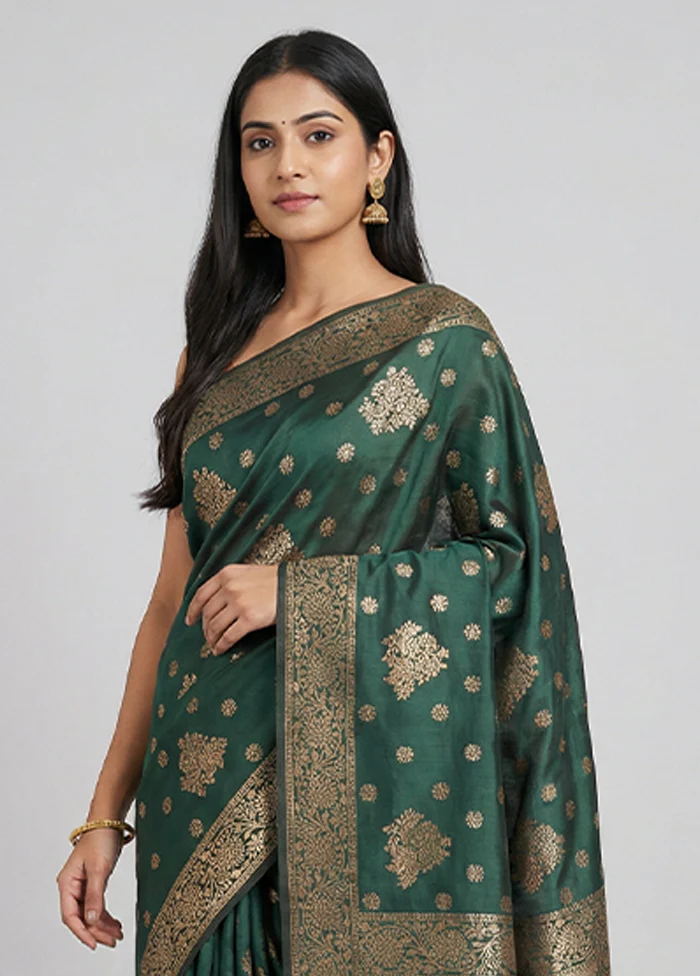Green Dupion Silk Saree With Blouse Piece - Image 2
