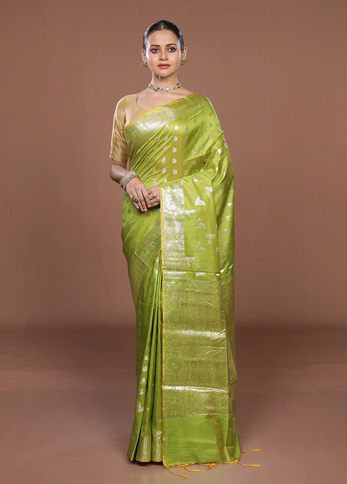Green Dupion Silk Saree With Blouse Piece - Image 2