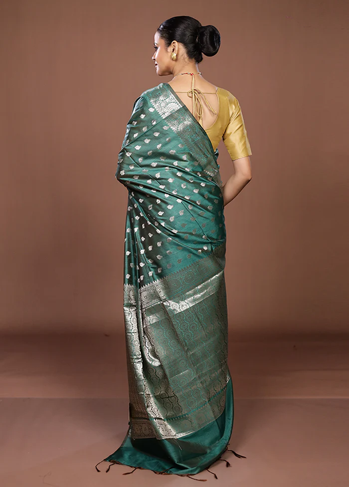 Green Dupion Silk Saree With Blouse Piece - Image 3