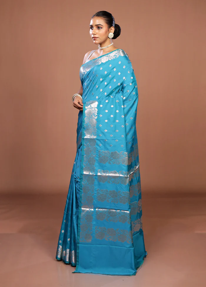 Green Dupion Silk Saree With Blouse Piece - Image 4