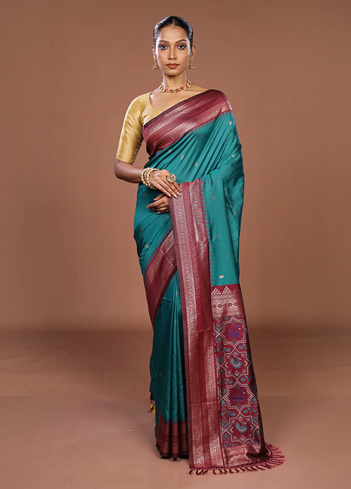 Green Dupion Silk Saree With Blouse Piece - Image 2