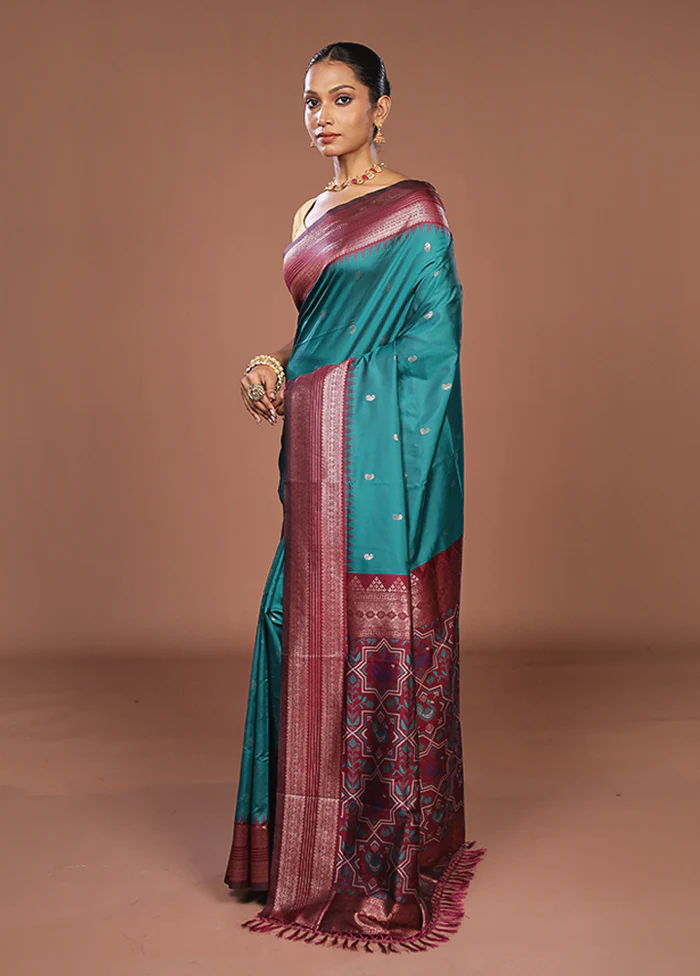 Green Dupion Silk Saree With Blouse Piece - Image 4