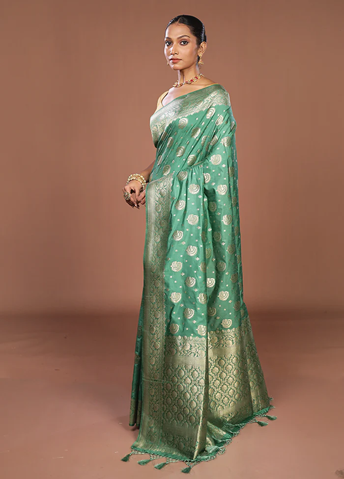 Green Dupion Silk Saree With Blouse Piece - Image 4