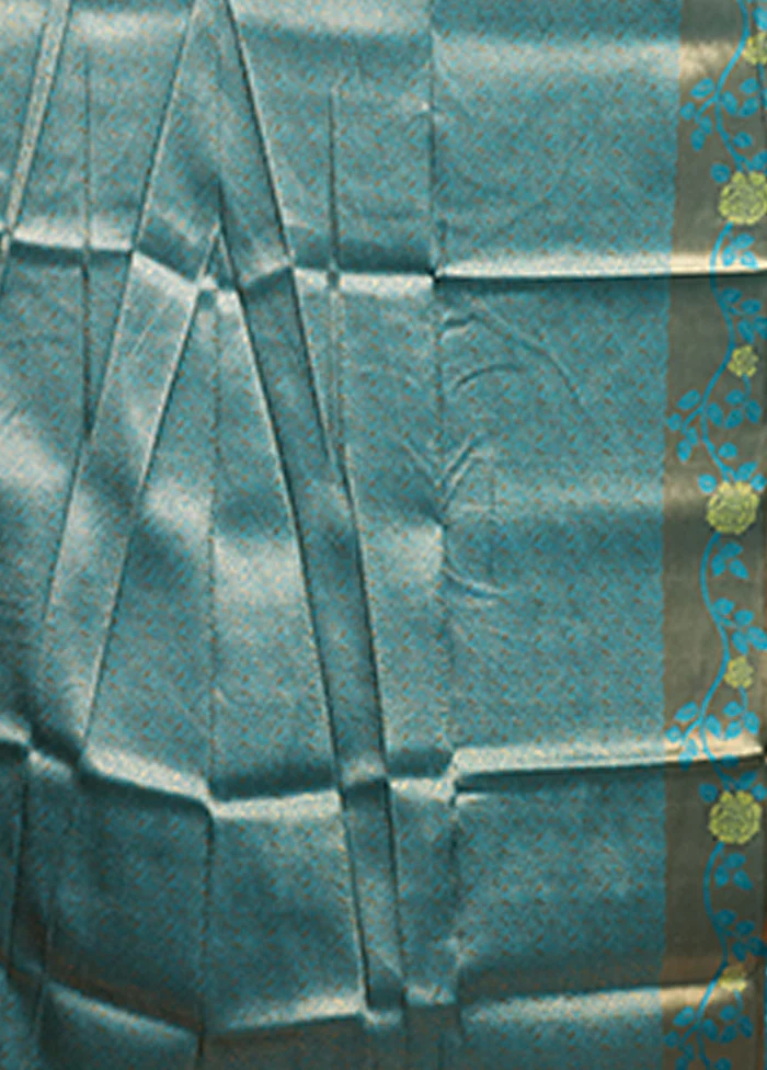 Green Dupion Silk Saree With Blouse Piece - Image 5