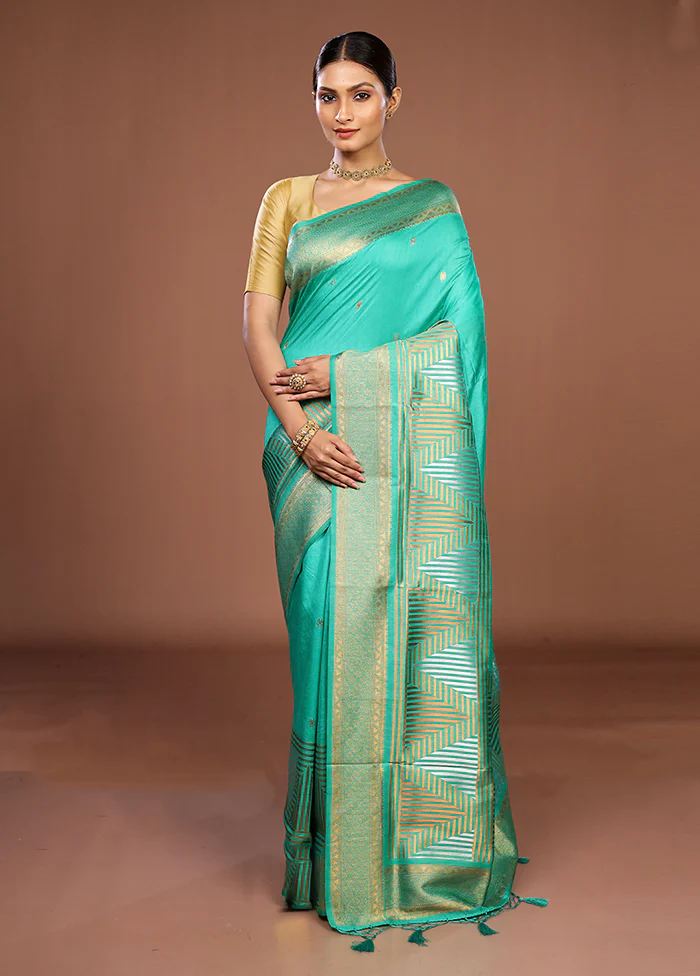 Green Dupion Silk Saree With Blouse Piece - Image 2