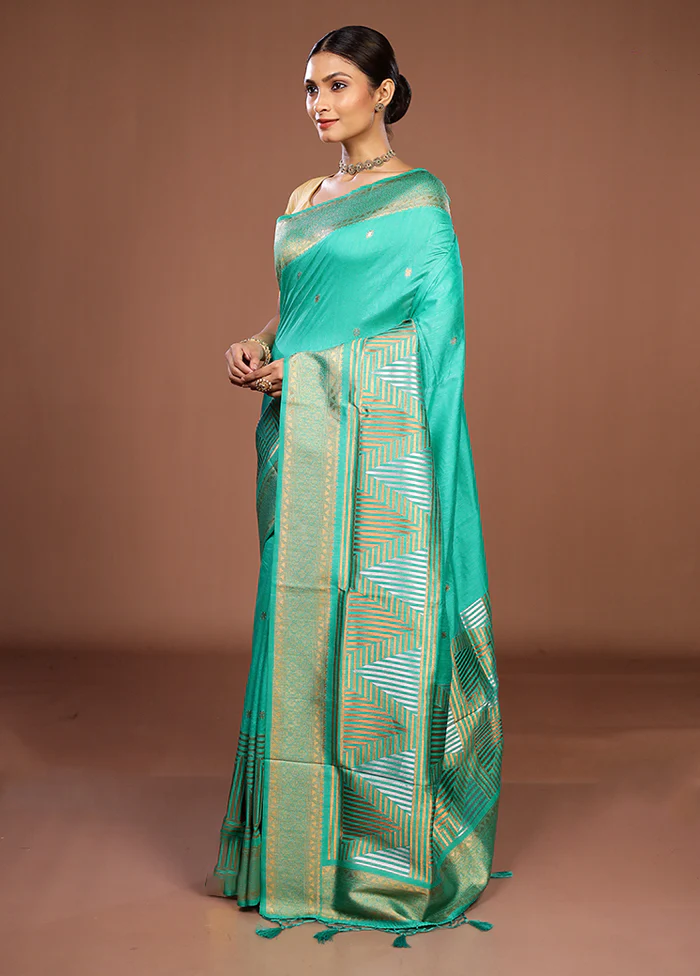 Green Dupion Silk Saree With Blouse Piece - Image 4