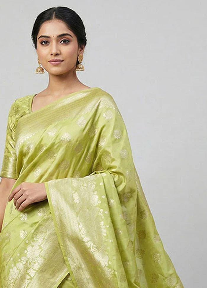 Green Dupion Silk Saree With Blouse Piece - Image 2