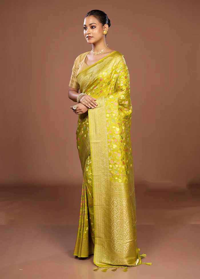 Green Dupion Silk Saree With Blouse Piece - Image 4