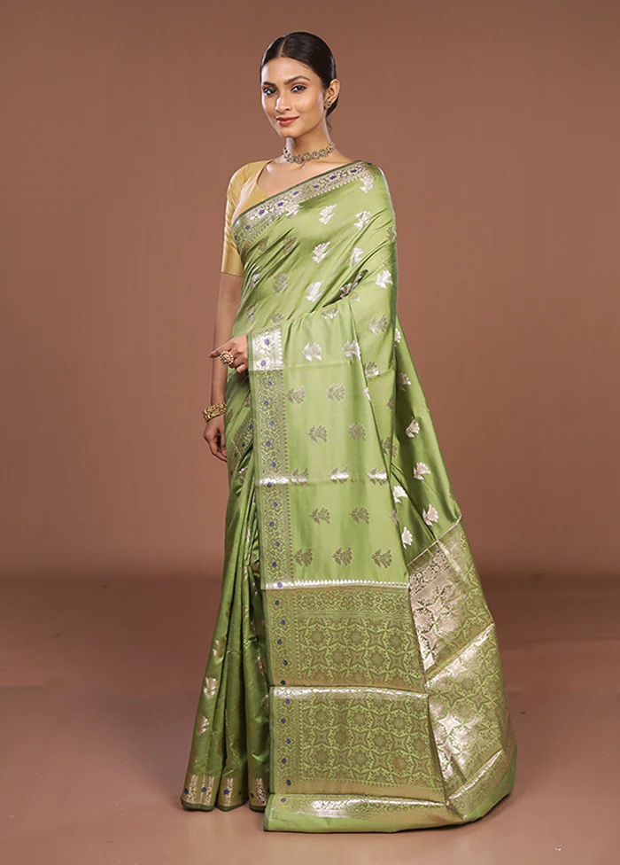 Green Dupion Silk Saree With Blouse Piece - Image 4