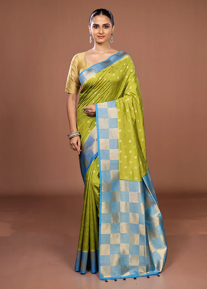 Green Dupion Silk Saree With Blouse Piece - Image 2