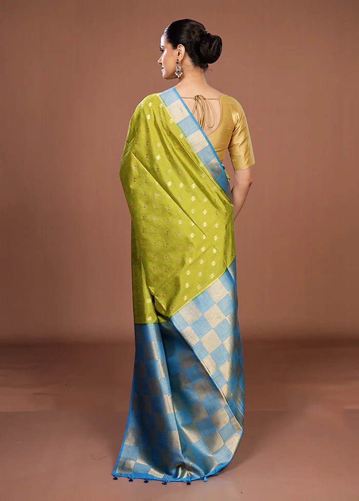 Green Dupion Silk Saree With Blouse Piece - Image 3