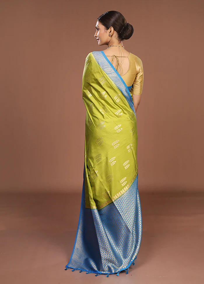 Green Dupion Silk Saree With Blouse Piece - Image 3