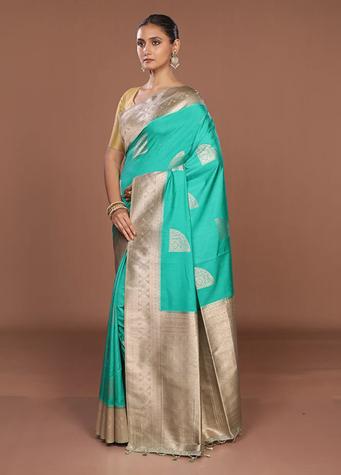 Green Dupion Silk Saree With Blouse Piece - Image 4