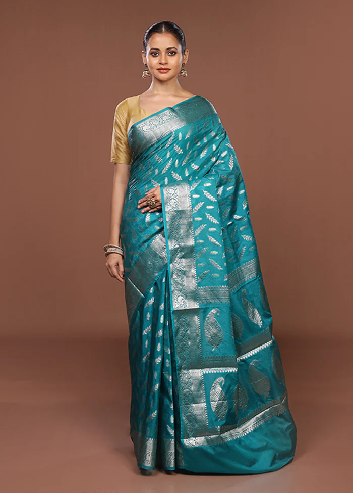 Green Dupion Silk Saree With Blouse Piece - Image 2