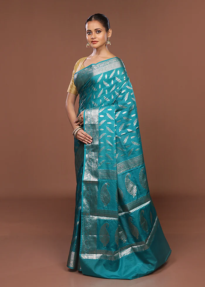 Green Dupion Silk Saree With Blouse Piece - Image 4