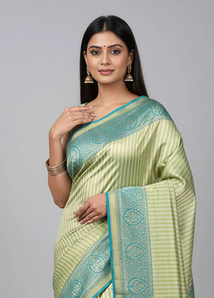Green Dupion Silk Saree With Blouse Piece - Image 2