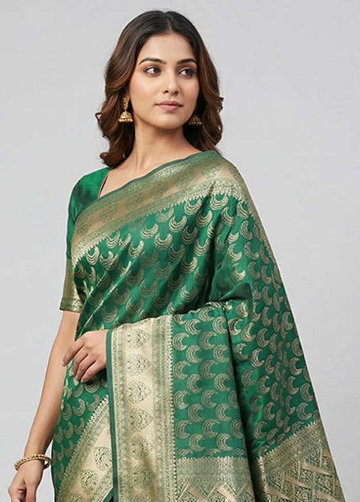 Green Dupion Silk Saree With Blouse Piece - Image 2