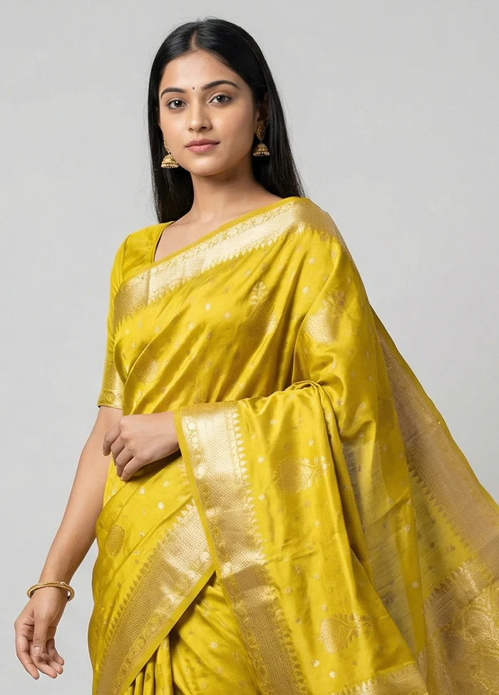 Green Dupion Silk Saree With Blouse Piece - Image 2