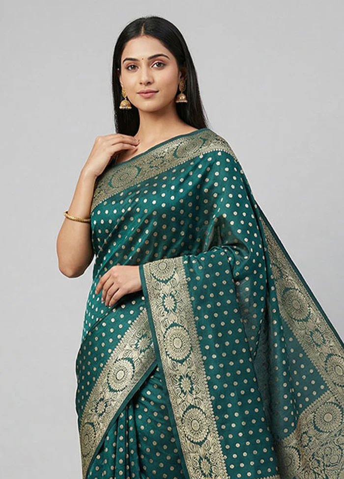 Green Dupion Silk Saree With Blouse Piece - Image 2