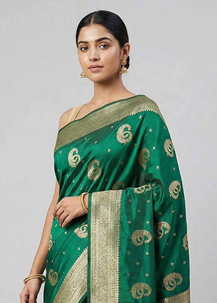 Green Dupion Silk Saree With Blouse Piece - Image 2