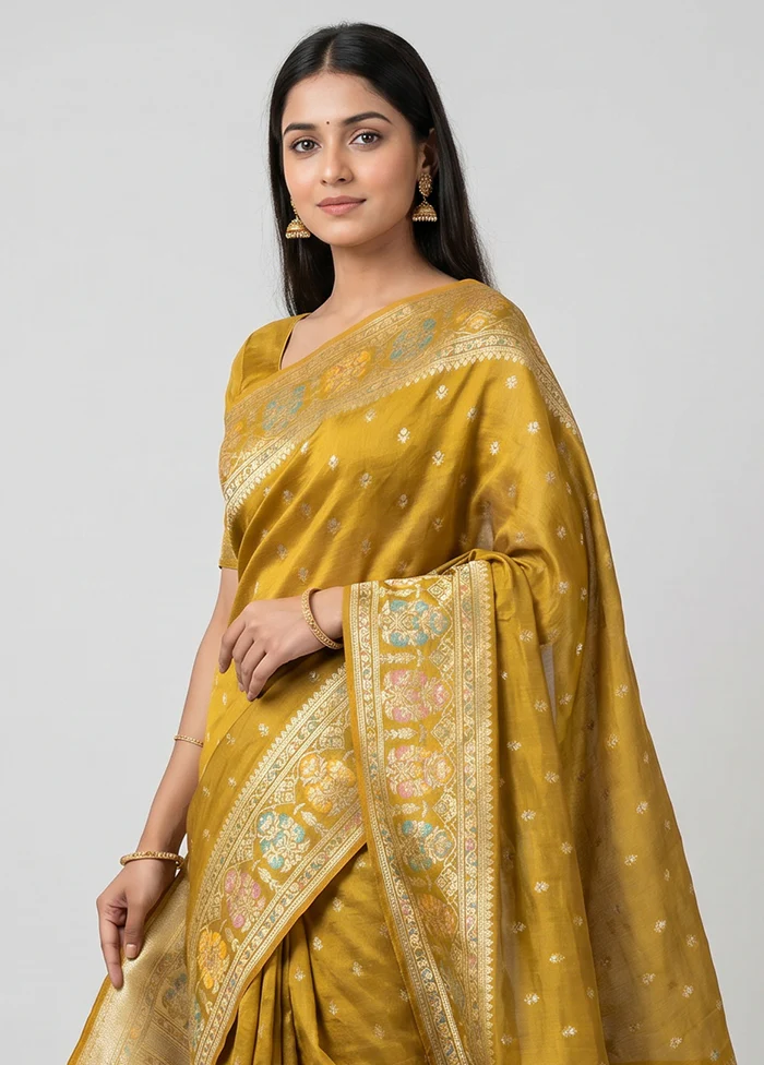 Green Dupion Silk Saree With Blouse Piece - Image 2