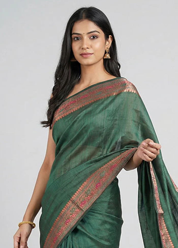 Green Dupion Silk Saree With Blouse Piece - Image 2
