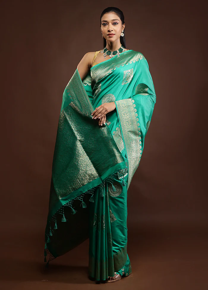 Green Dupion Silk Saree With Blouse Piece - Image 2