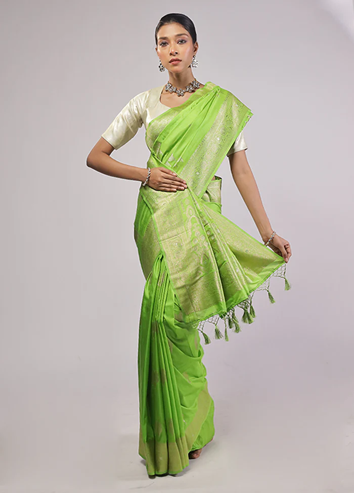 Green Dupion Silk Saree With Blouse Piece - Image 2