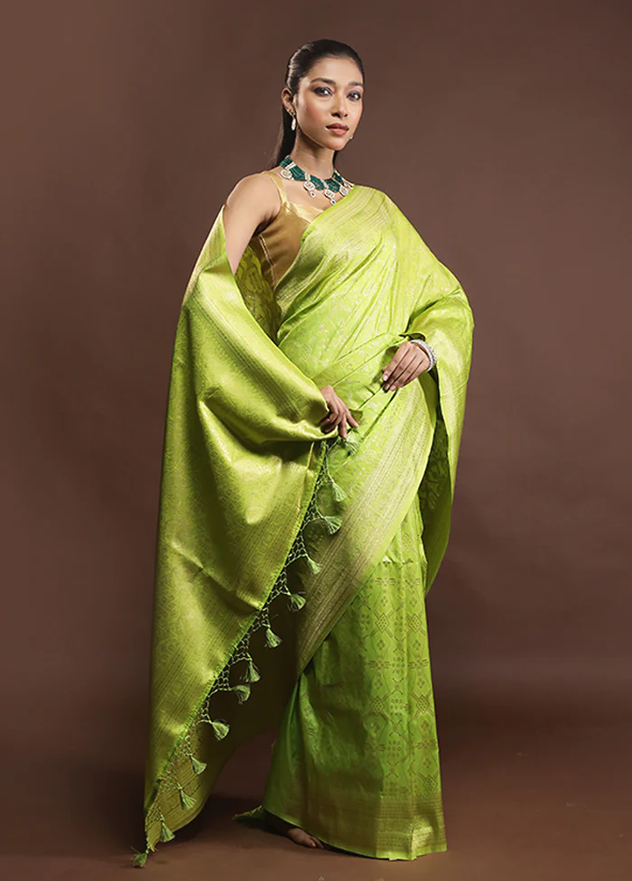 Green Dupion Silk Saree With Blouse Piece - Image 4