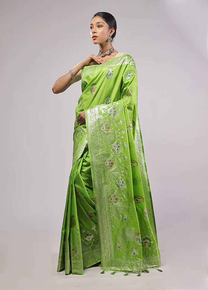 Green Dupion Silk Saree With Blouse Piece - Image 4