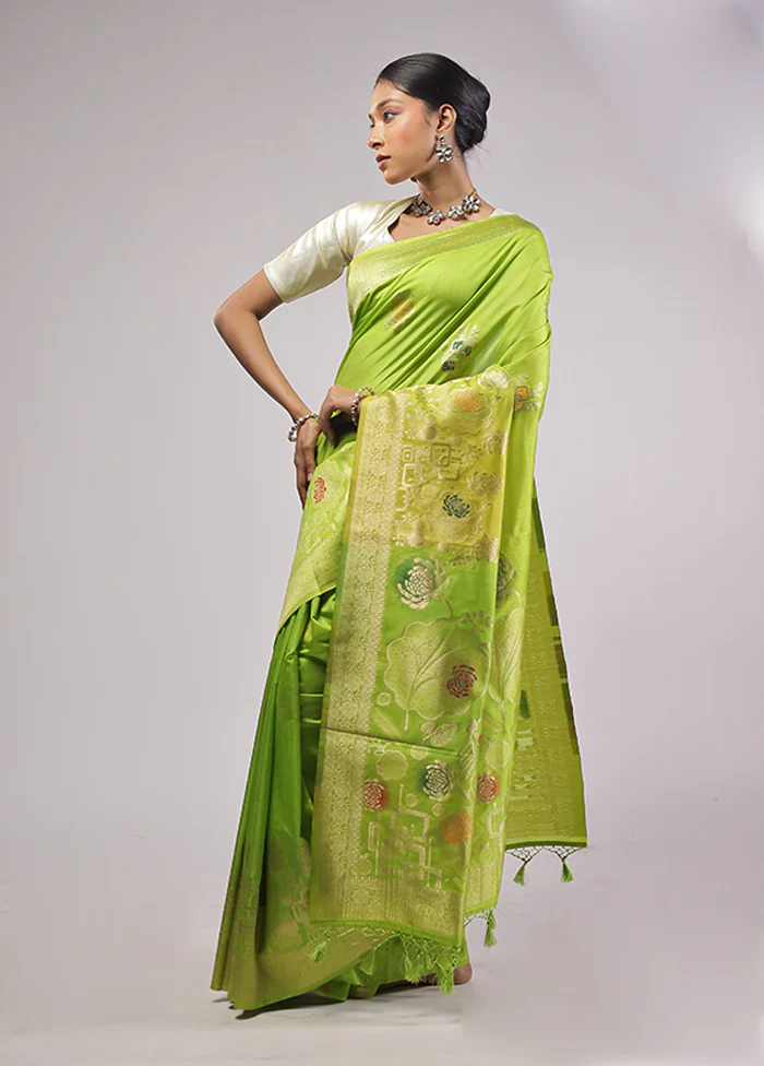 Green Dupion Silk Saree With Blouse Piece - Image 4