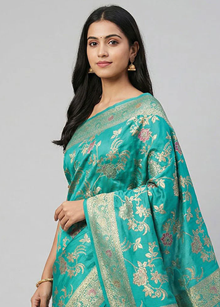 Green Dupion Silk Saree With Blouse Piece - Image 2