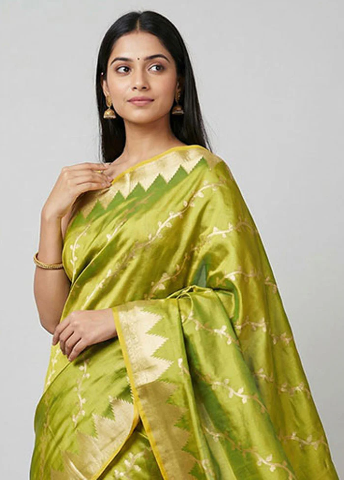 Green Dupion Silk Saree With Blouse Piece - Image 2