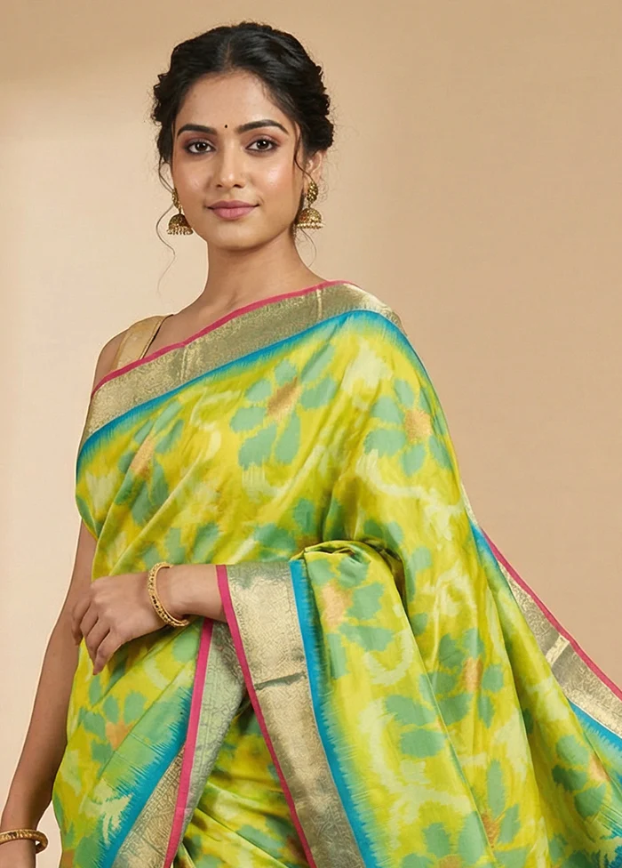 Green Dupion Silk Saree With Blouse Piece - Image 2
