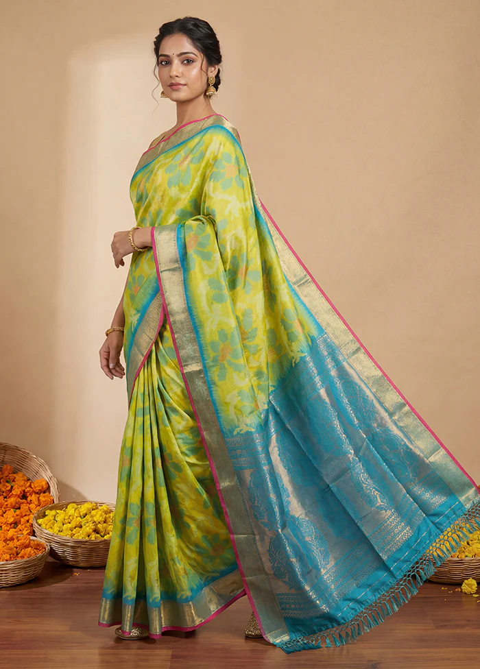 Green Dupion Silk Saree With Blouse Piece - Image 4