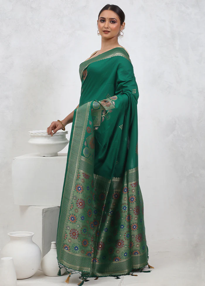 Green Dupion Silk Saree With Blouse Piece - Image 4