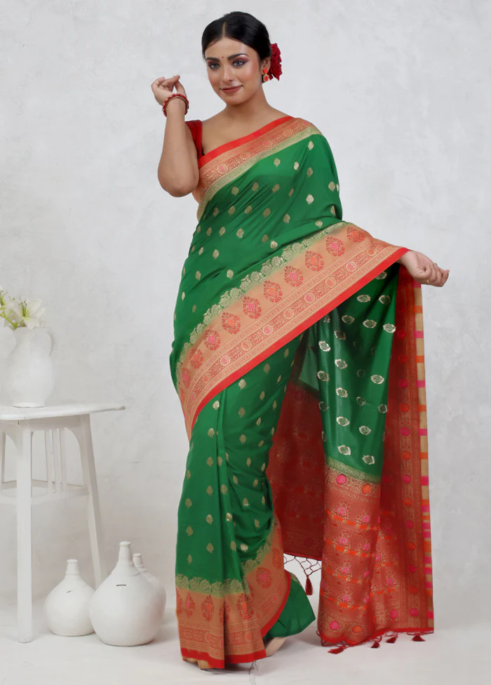 Green Dupion Silk Saree With Blouse Piece - Image 2