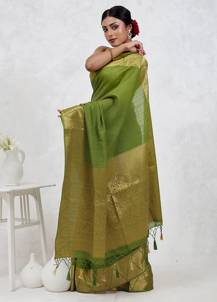 Green Dupion Silk Saree With Blouse Piece - Image 4