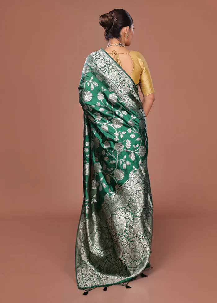 Green Dupion Silk Saree With Blouse Piece - Image 3